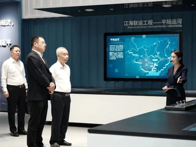 向海图强|星空XK体育董事长韩红安拜访北部湾港集团