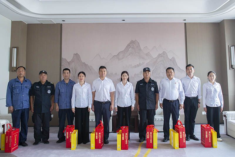 共叙鱼水情！星空XK体育开展“八一”慰问及退役军人座谈会