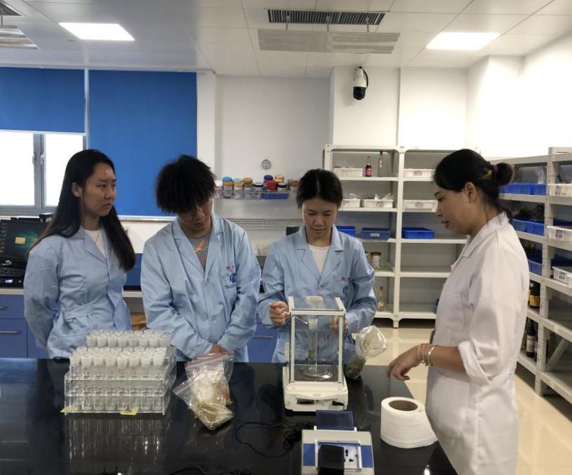 优秀指导教师照片2+福建省产品质量检验研究院食品检验研究所