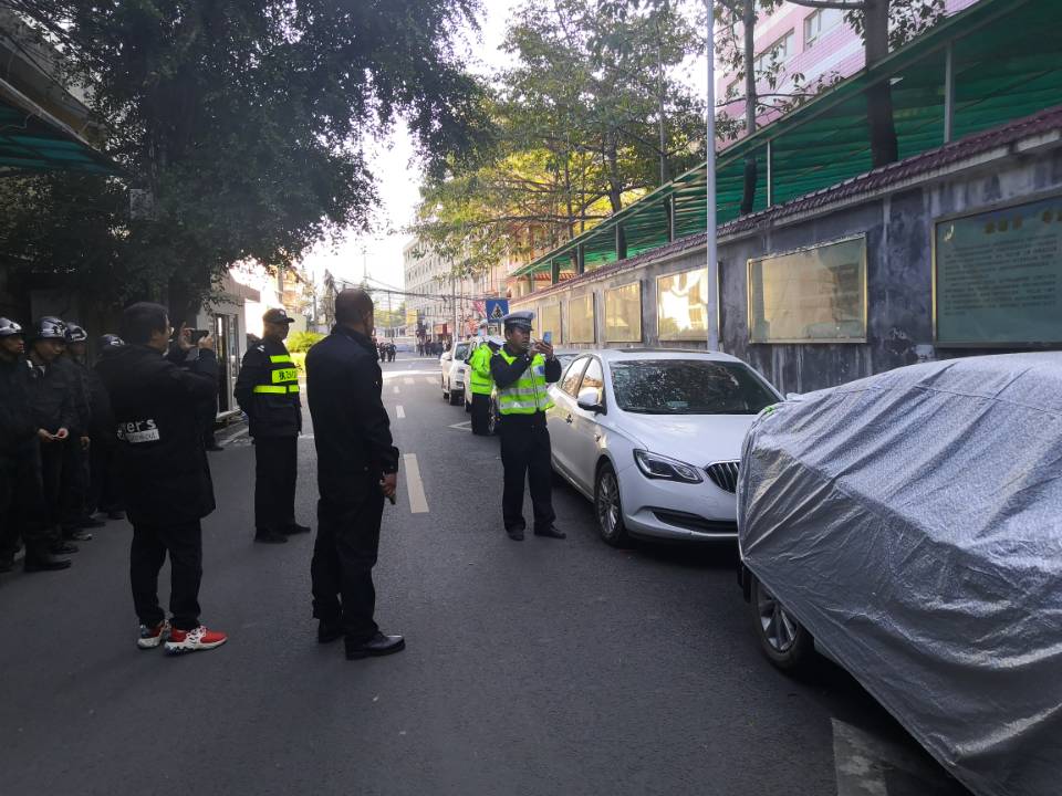 说明: 交警执法1.jpg