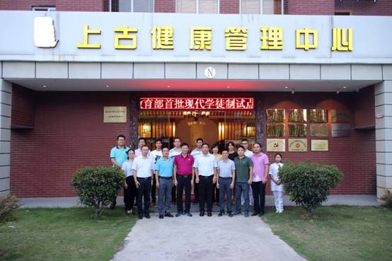 说明: D:\搜狗高速下载\2018.9.17校企合作学徒验收\IMG_6887.JPG